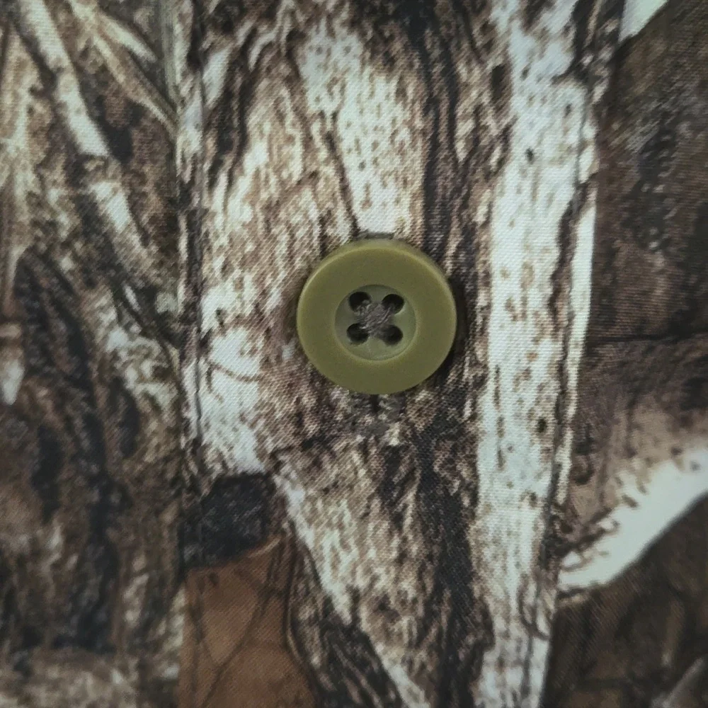 Realtree Fishing camouflage long sleeve shirt - Picture 6 of 10